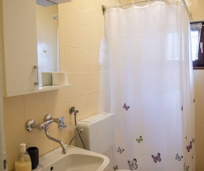 تختخواب و صبحانه Pansion Eden