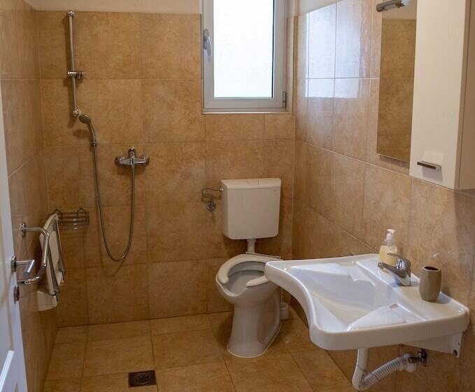 تختخواب و صبحانه Pansion Eden