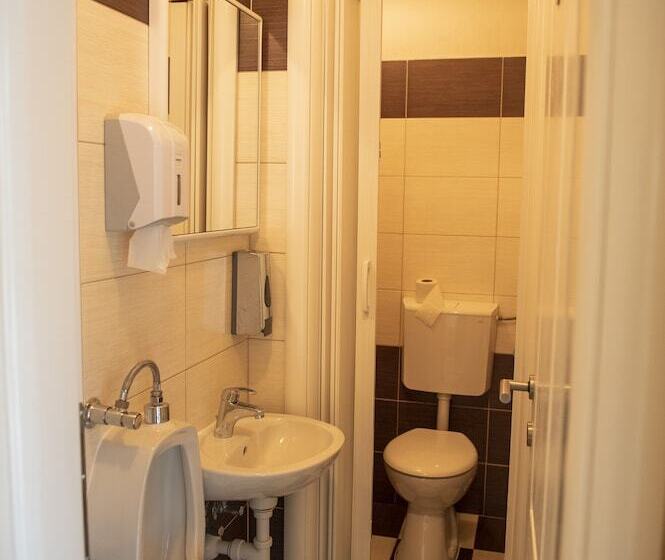 تختخواب و صبحانه Pansion Eden