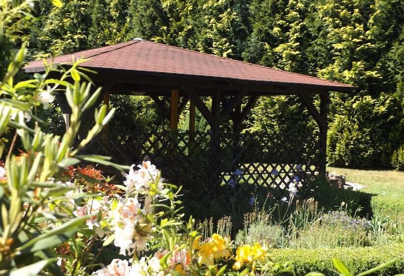 Cosy Apartment With In Pirna With Private Terrace