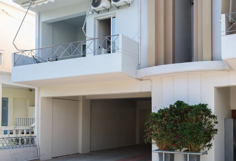 هتل Nautilus Charm Apartment