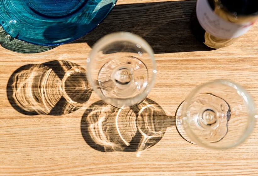 هتل Nautilus Charm Apartment