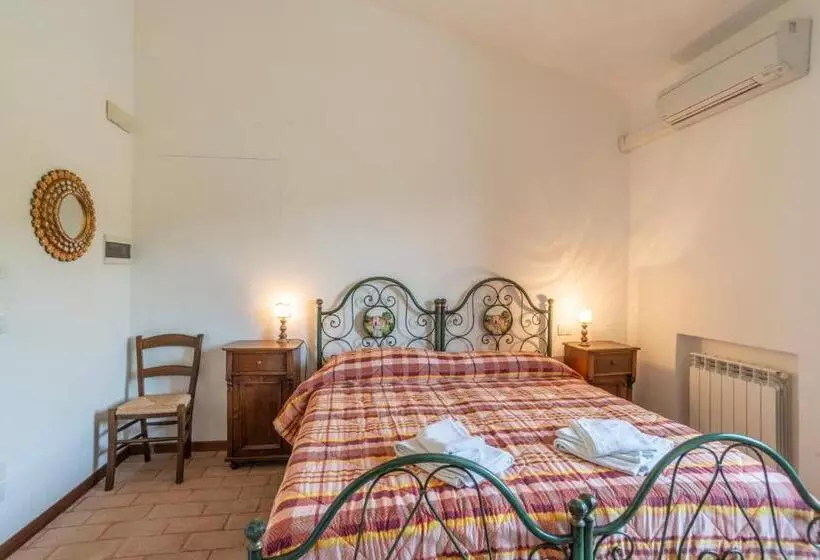 Maaseutuhotelli Agriturismo Le Case Rosse Di Montebuono