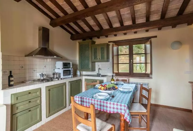 Maaseutuhotelli Agriturismo Le Case Rosse Di Montebuono