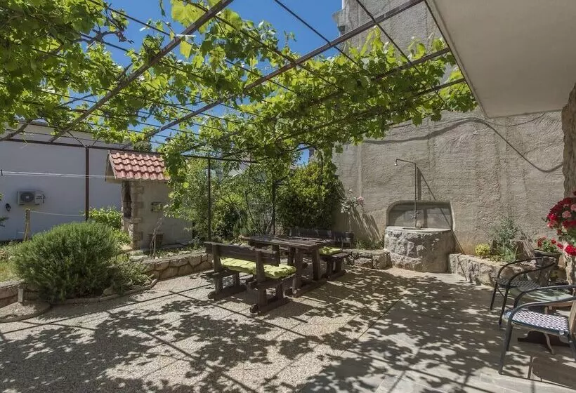 Nice Apartment With Private Roofed Terrace, Near The Sea And National Park