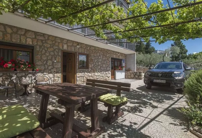 Nice Apartment With Private Roofed Terrace, Near The Sea And National Park