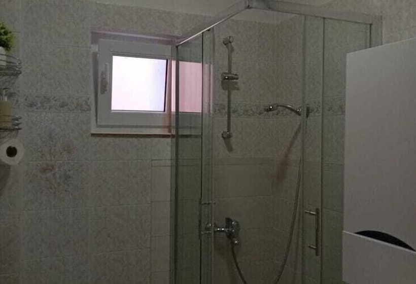 Nice Apartment With Private Roofed Terrace, Near The Sea And National Park