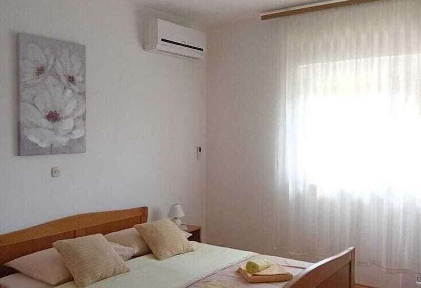 Nice Apartment With Private Roofed Terrace, Near The Sea And National Park