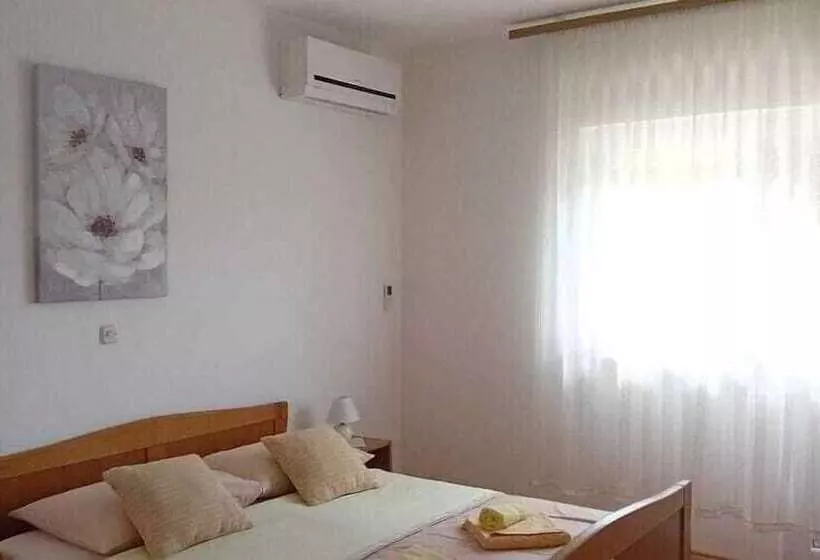 Nice Apartment With Private Roofed Terrace, Near The Sea And National Park