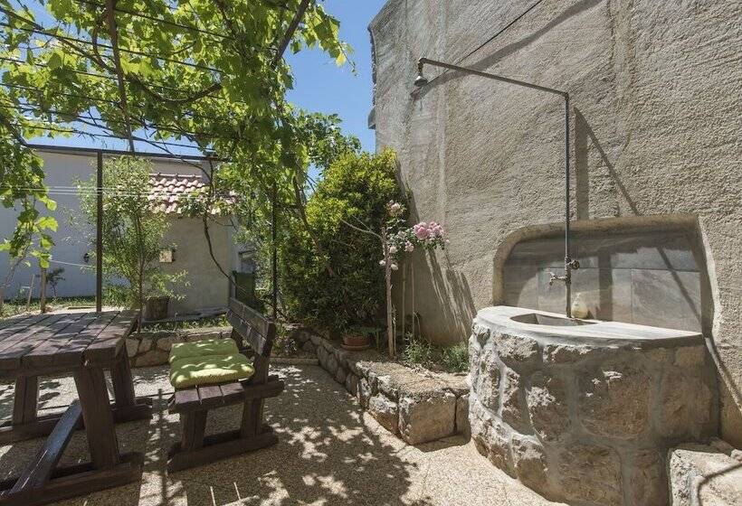 Nice Apartment With Private Roofed Terrace, Near The Sea And National Park