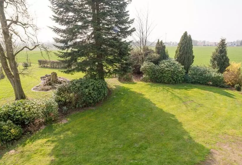 Spacious Apartment In Leopoldshöhe Near Teutoburg Forest