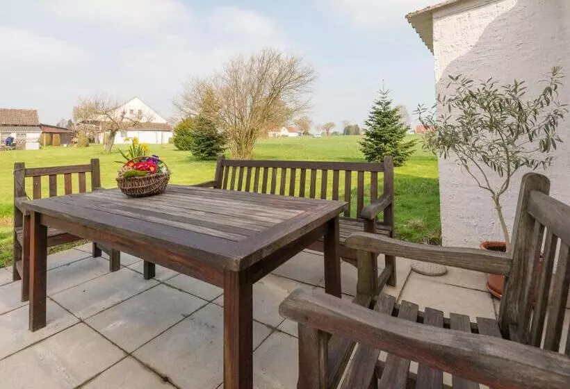 Spacious Apartment In Leopoldshöhe Near Teutoburg Forest