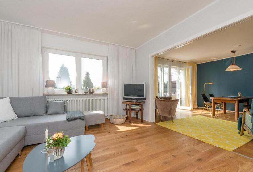 Spacious Apartment In Leopoldshöhe Near Teutoburg Forest