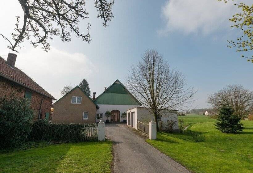 Spacious Apartment In Leopoldshöhe Near Teutoburg Forest