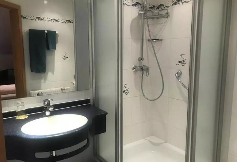 Au P Tit Max   Studios