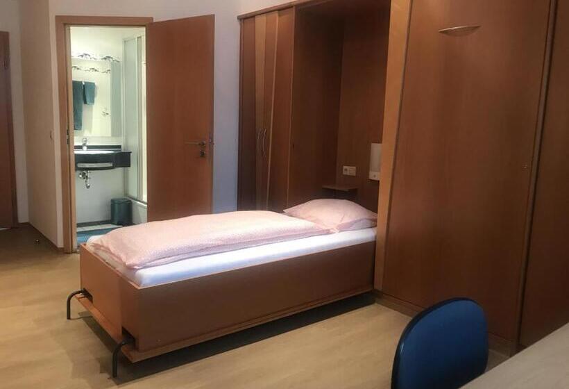 Au P Tit Max Studios