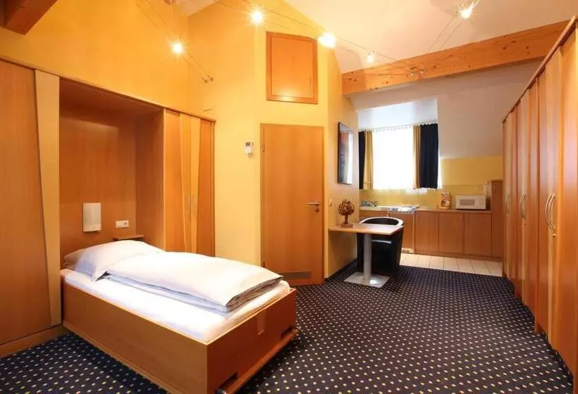 Au P Tit Max   Studios