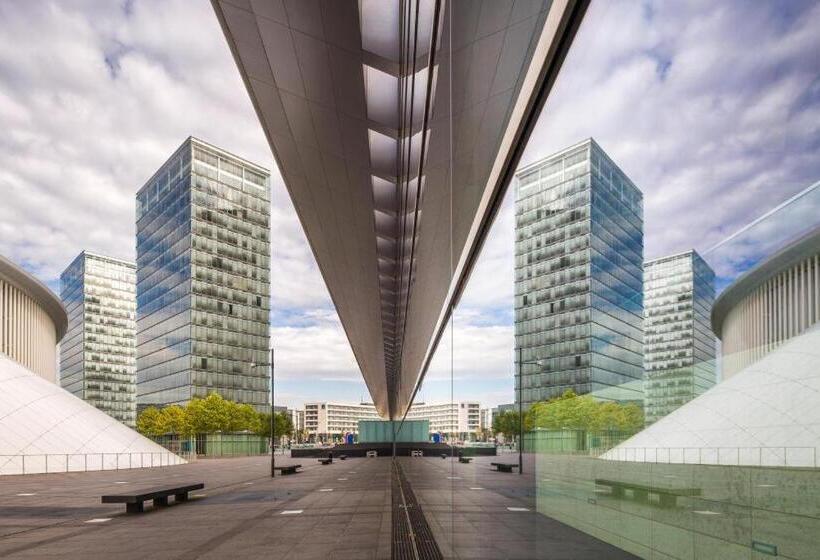 Au P Tit Max Studios