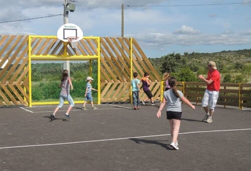 فندق Camping Beaume Giraud