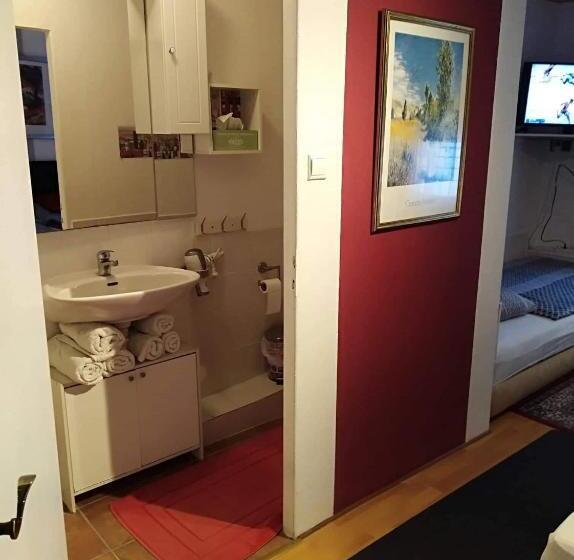 ホテル Haus Adria