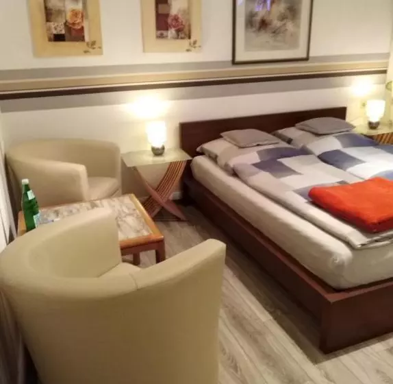 ホテル Haus Adria