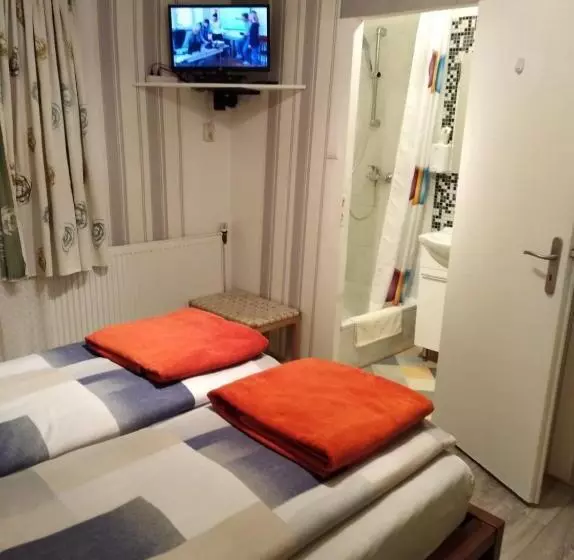 ホテル Haus Adria