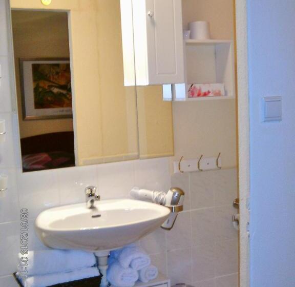 ホテル Haus Adria