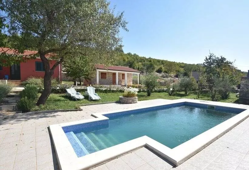 Villa With Private Pool In Trilj Dalmatia