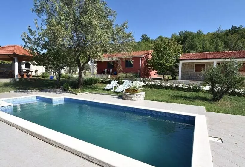 Villa With Private Pool In Trilj Dalmatia