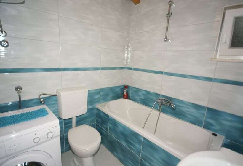 Villa With Private Pool In Trilj Dalmatia