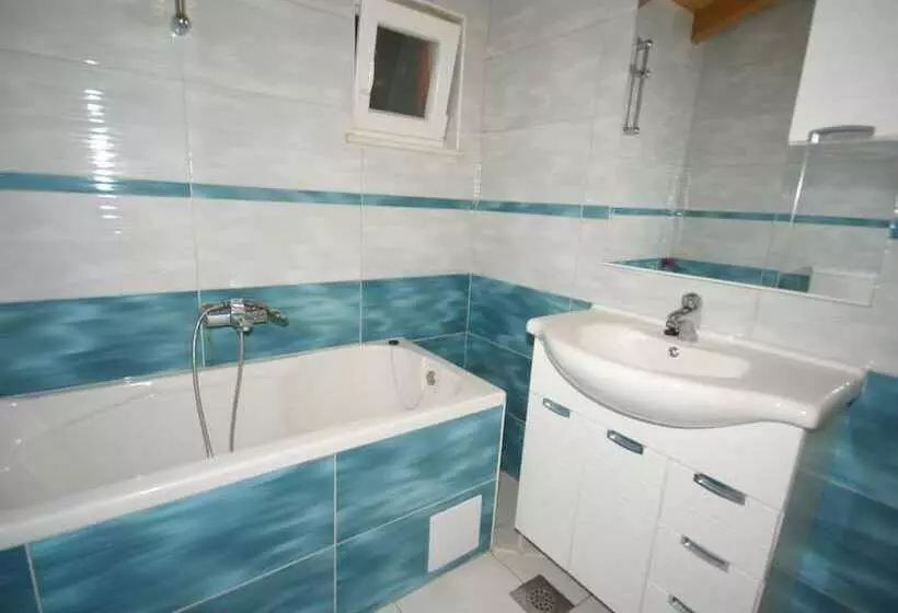 Villa With Private Pool In Trilj Dalmatia