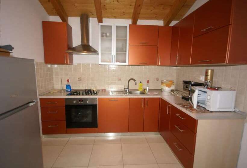 Villa With Private Pool In Trilj Dalmatia