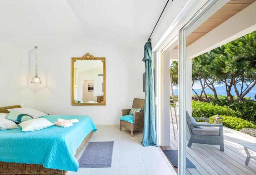 פנסיון A Casa Nostra