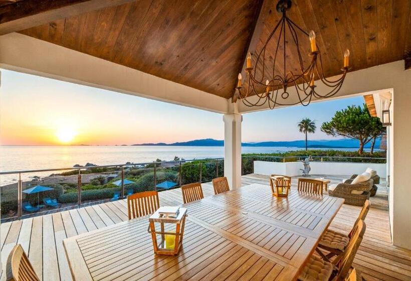 פנסיון A Casa Nostra