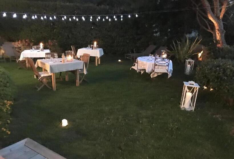 פנסיון A Casa Nostra