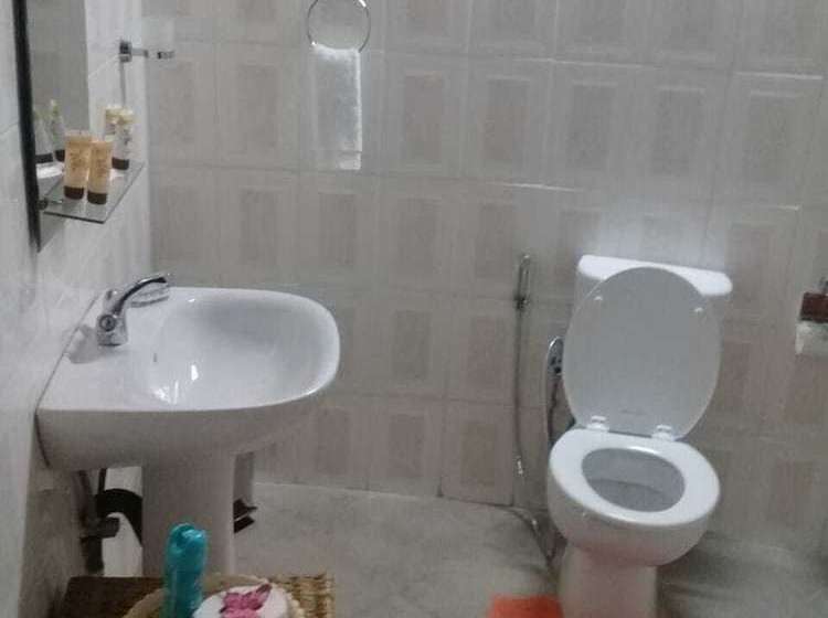 פנסיון Delih Beach Lodge