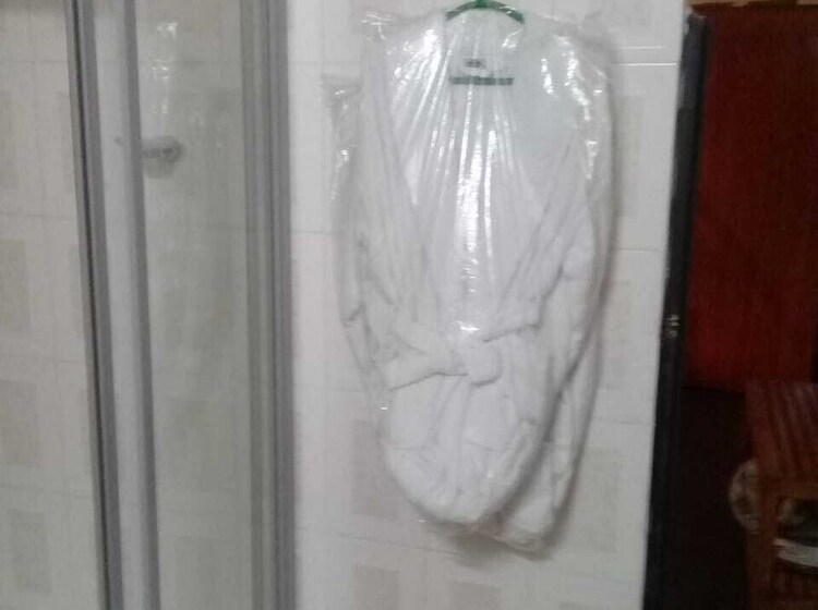 פנסיון Delih Beach Lodge