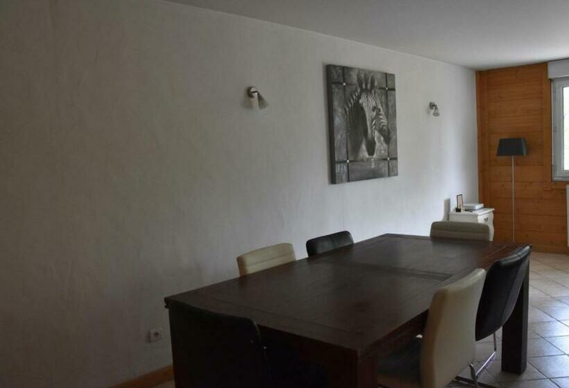 Spacious Apartment In Sallanches Near Ski Area
