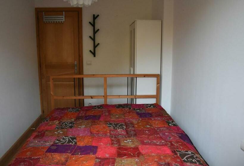 Spacious Apartment In Sallanches Near Ski Area