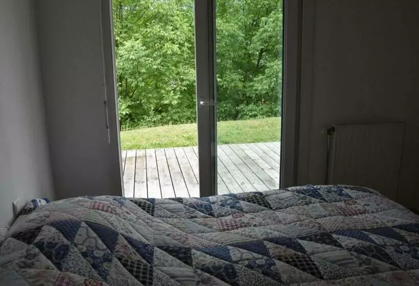 Spacious Apartment In Sallanches Near Ski Area