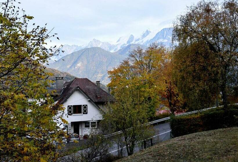 Spacious Apartment In Sallanches Near Ski Area