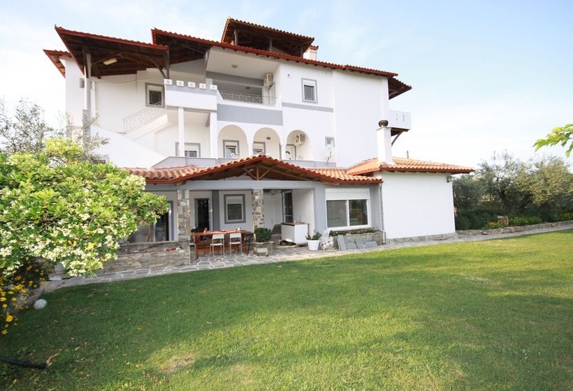 Zephyros Family Apartments 1