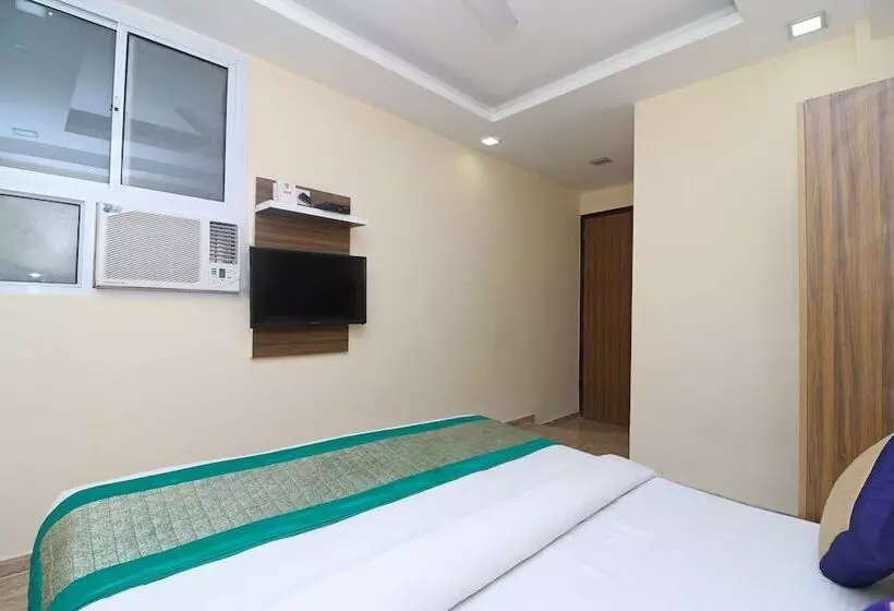 ホテル Deluxe Residency