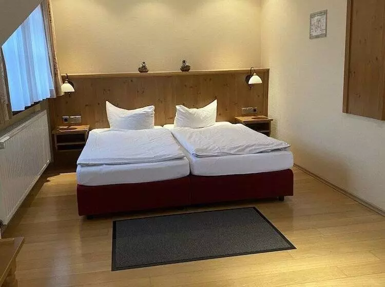 Hotelli Landhaus Massener Heide