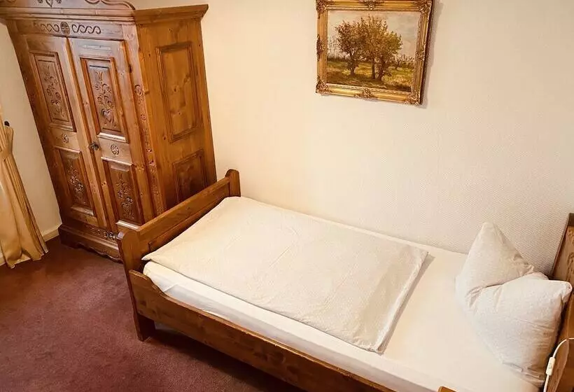 Hotelli Landhaus Massener Heide