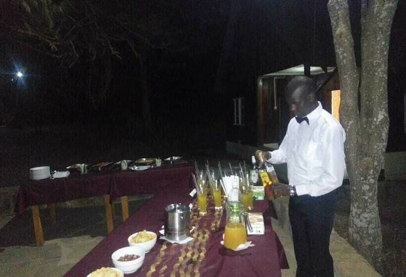 هتل Maralal Safari Lodge