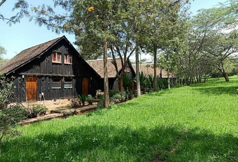 هتل Maralal Safari Lodge