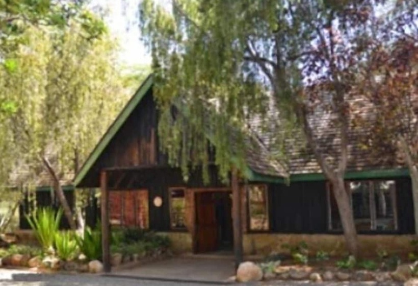 هتل Maralal Safari Lodge