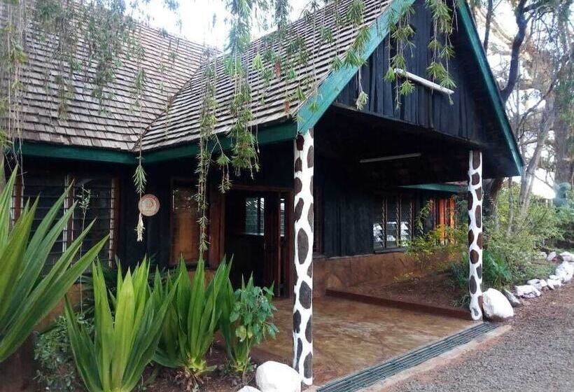 هتل Maralal Safari Lodge