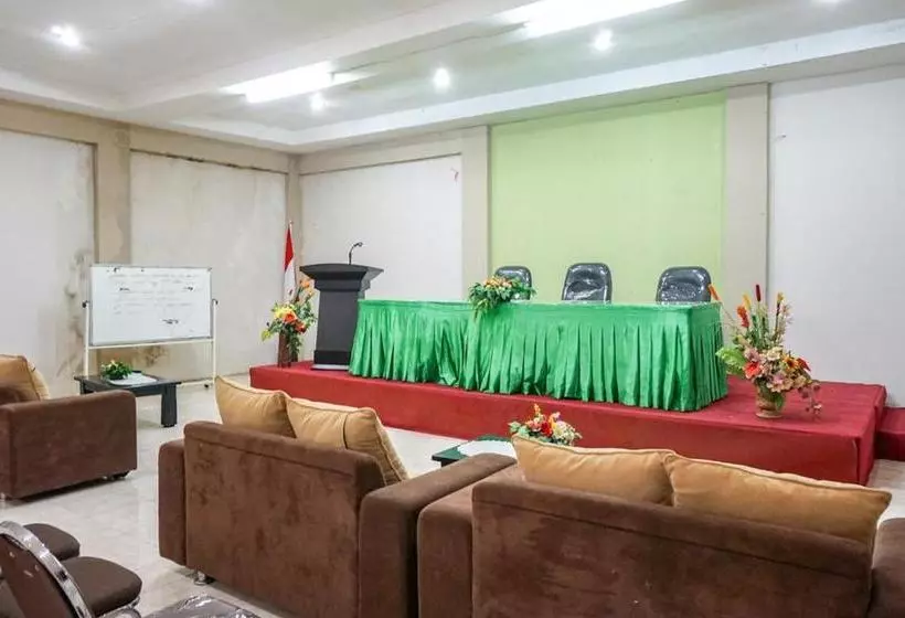 ホテル Reddoorz Near Jalan Yos Sudarso Manokwari